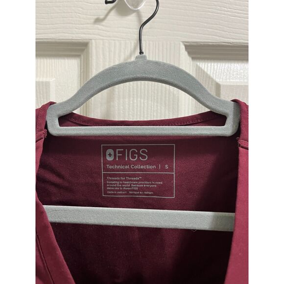 Figs Casma 3 Pocket Scrub Top Size Small Burgundy Tech Nurse Medical Uniform - Picture 6 of 9
